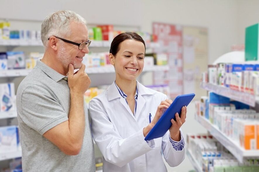Doctor prescribes parasite medicine to a man